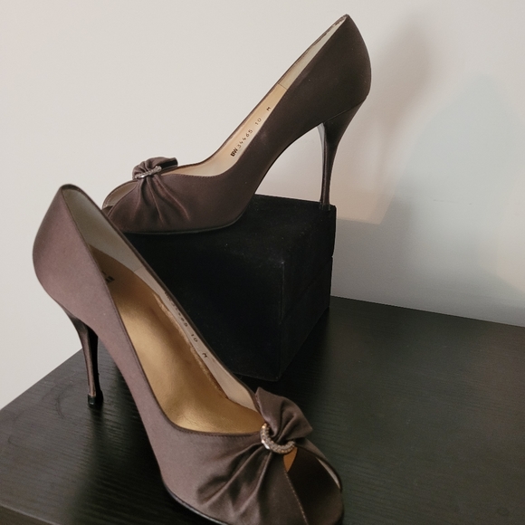 Stuart Weitzman Shoes - Satin brown Stuart Weitzman